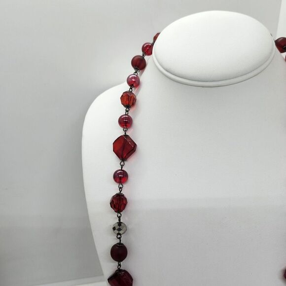 Red And Gun Metal Beaded Necklace - Picture 5 of 6
